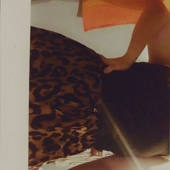 Crop and leopard skirt (set) - Picture 1 of 2